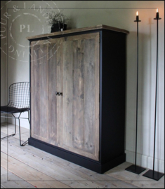 Maatwerk kast / tv meubel / old wood / BLACK VULCANO