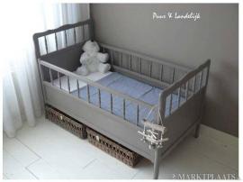 Nostalgisch ledikantje Taupe/Middle Grey (Verkocht)